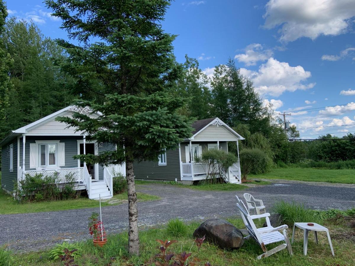 Motel & Chalets --Shefford-Waterloo- Habitation Forest Exterior photo